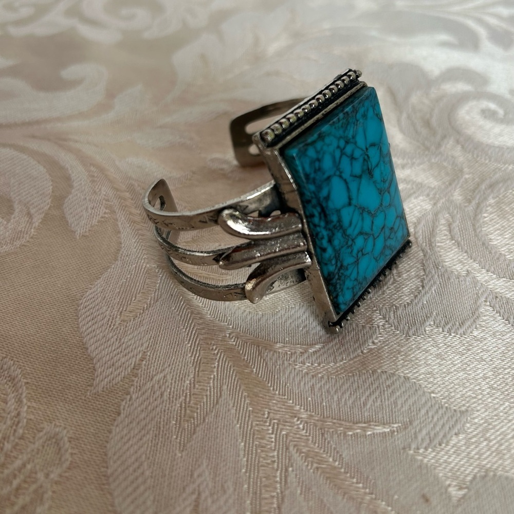 Turquoise Stone Cuff Bracelet/ Bold Cuff Braclet/ I never used it - Picture 3 of 7